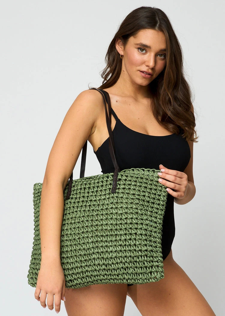 תיק אריגת קש עם רוכסן ירוק - לויטקס Levitex