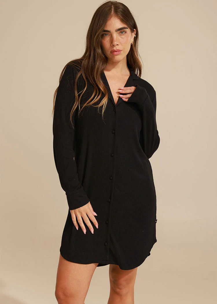 חולצת שינה מכופתרת מבד ריב רך BLACK Femina