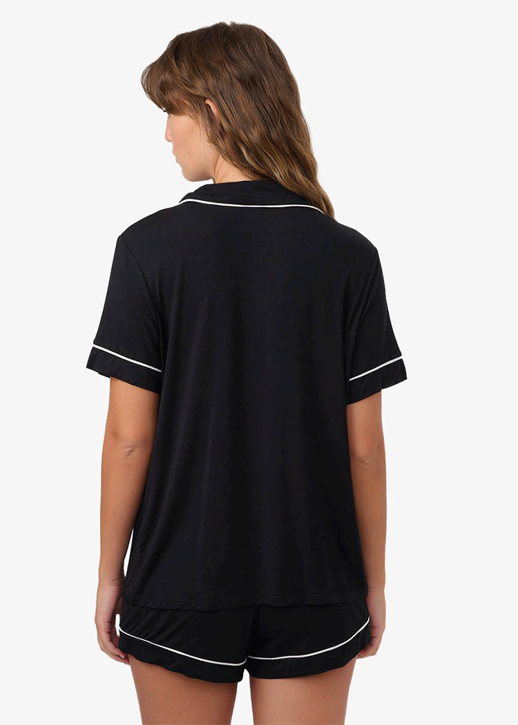 סט פיג'מה ויסקוזה מכנסון וחולצה מכופתרת שחור Femina