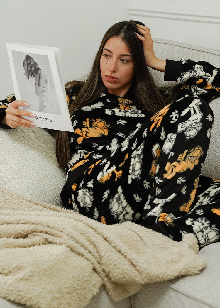 פיג'מה נשים פלנל פליז ניקי GARFIELD הדפס שחור אופק חול ים