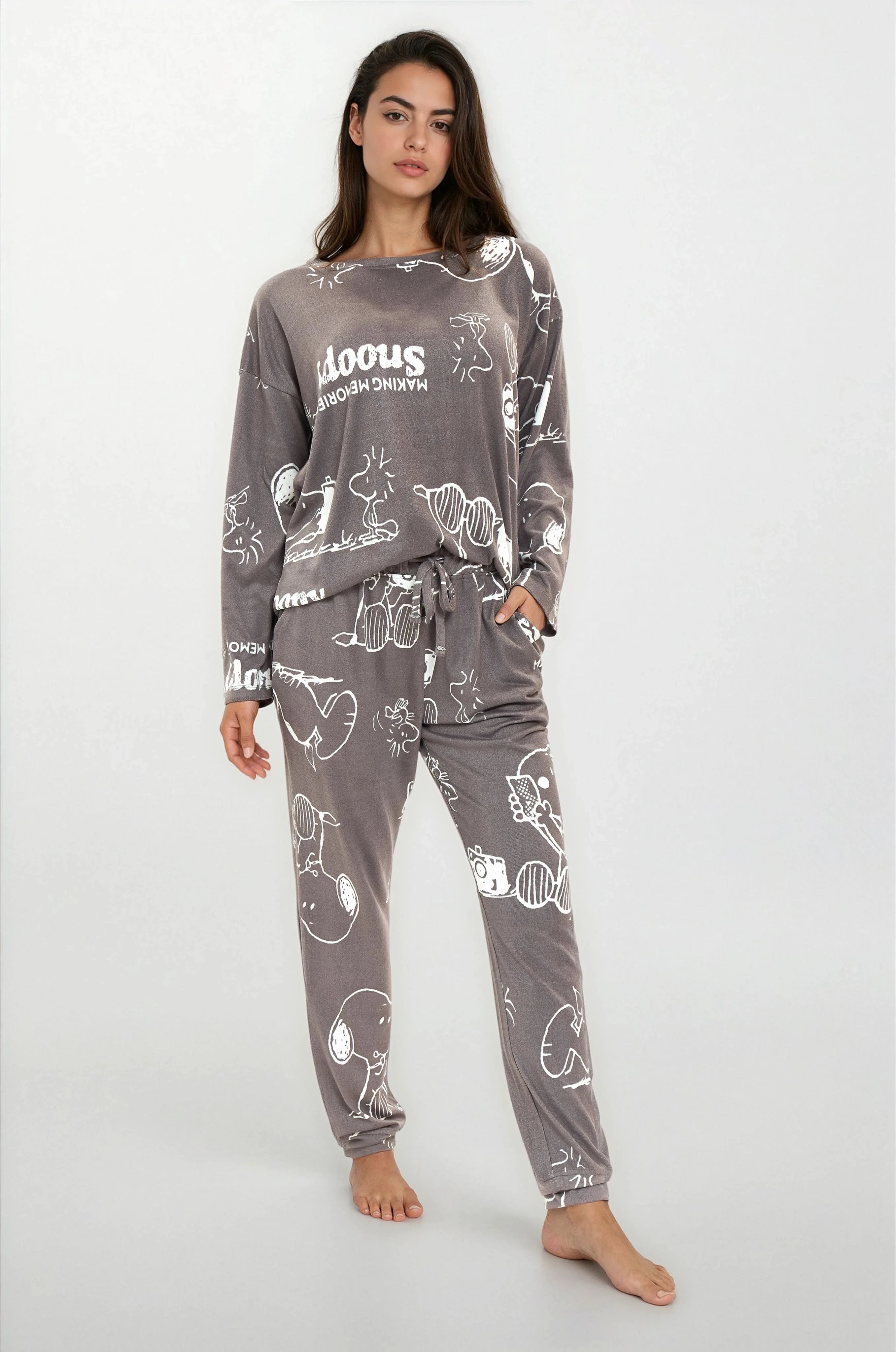 פיג'מה נשים ניקי האצ'י SNOOPY חום שוקולד אופק חול ים