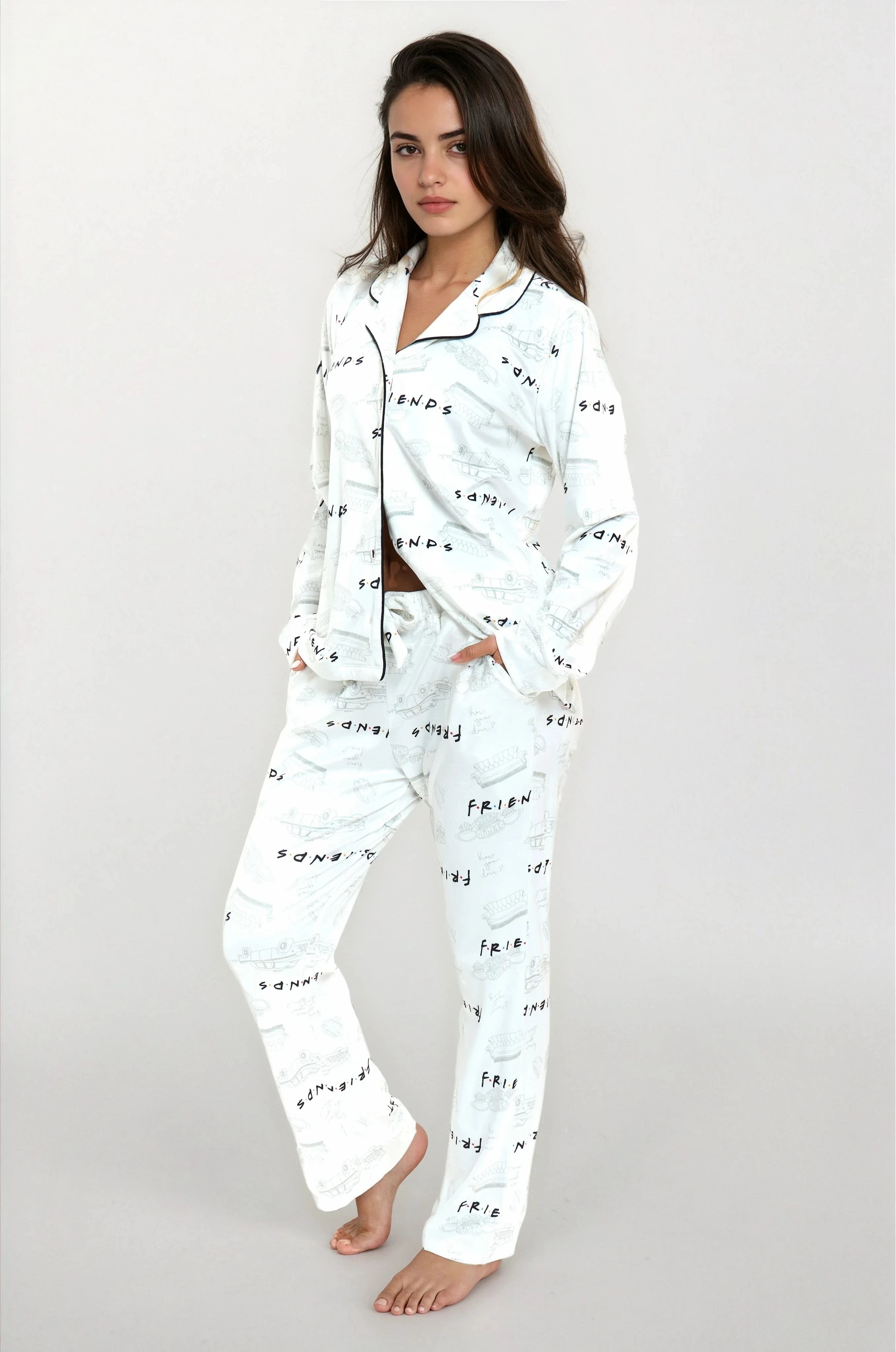 פיג'מה נשים סופטי כפתורים FRIENDS שמנת אופק חול ים