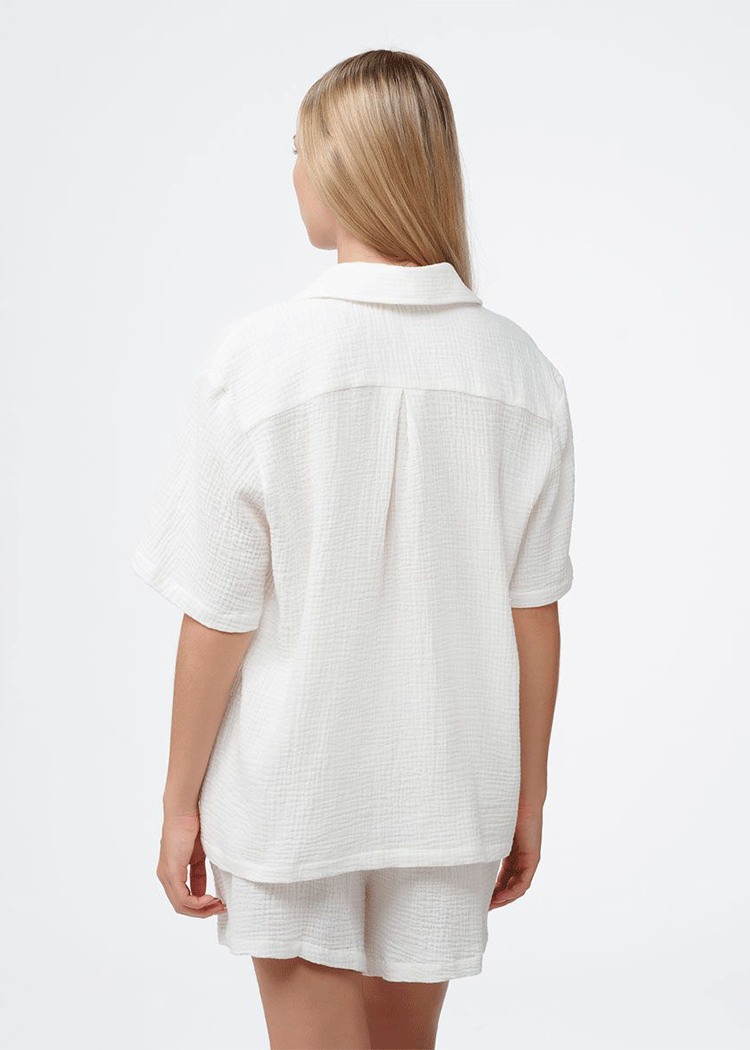 סט פיגמה טטרה 2 חלקים חולצה מכופתרת ומכנסון שמנת Femina