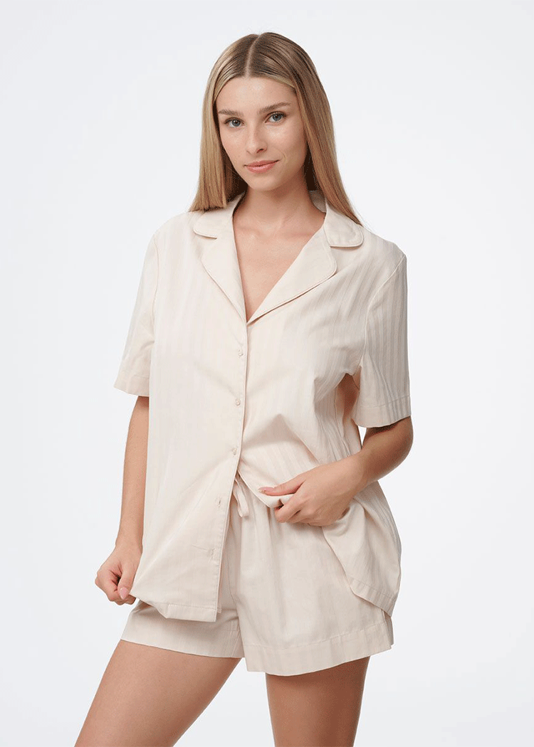 סט פיגמה פסים אריג כותנה 2 חלקים חולצה מכופתרת ומכנסון בז' Femina