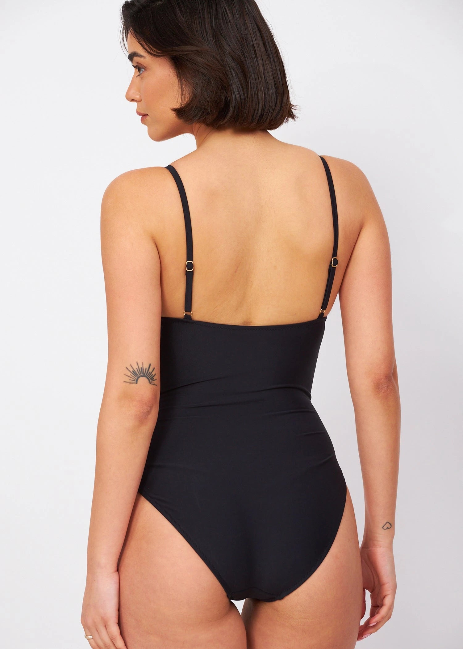 בגד ים שלם מחטב שרוך שחור - לויטקס Levitex