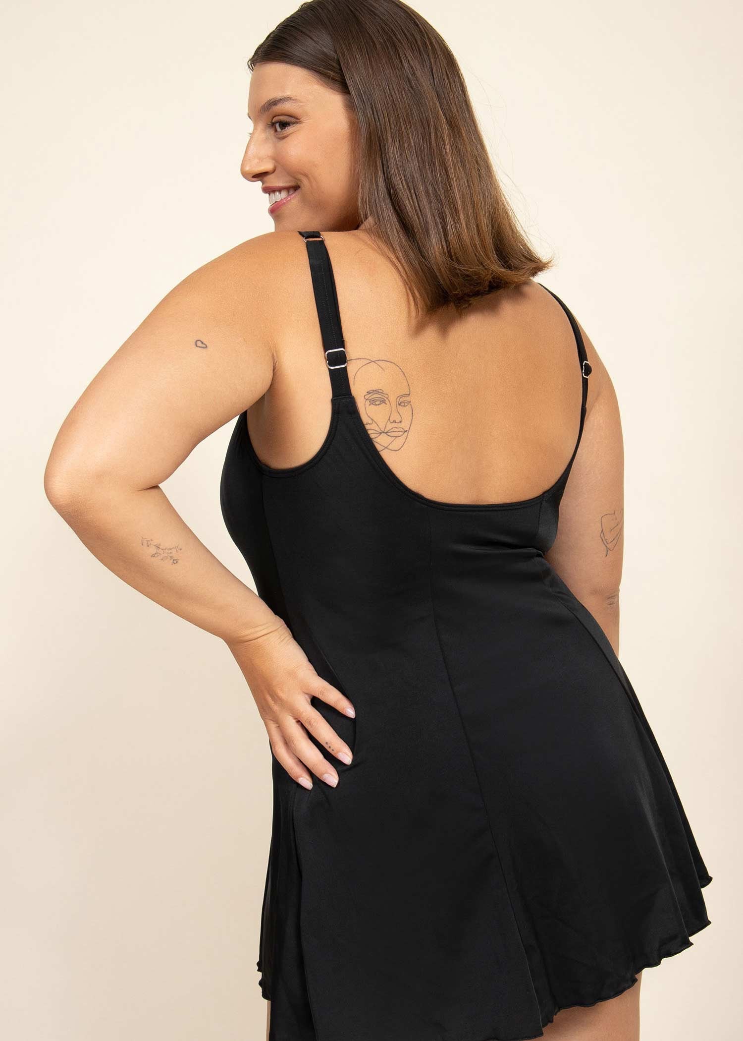 בגד ים שמלה מחטב בצבע שחור בגזרת פרינסס - לויטקס Levitex