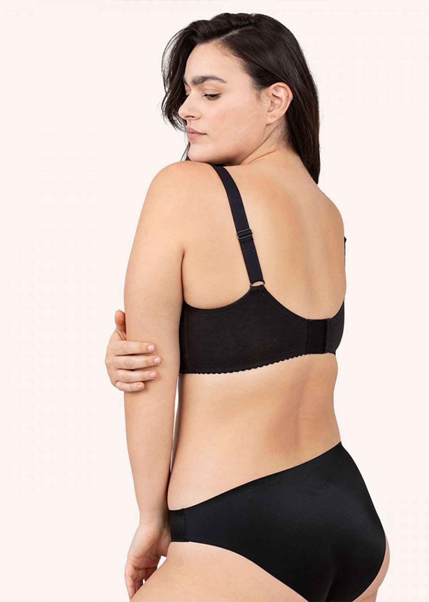 חזייה ללא ברזל וללא ריפוד כותנה בצבע שחור פמינה - לויטקס Levitex