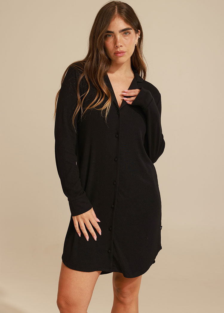 חולצת שינה מכופתרת מבד ריב רך BLACK