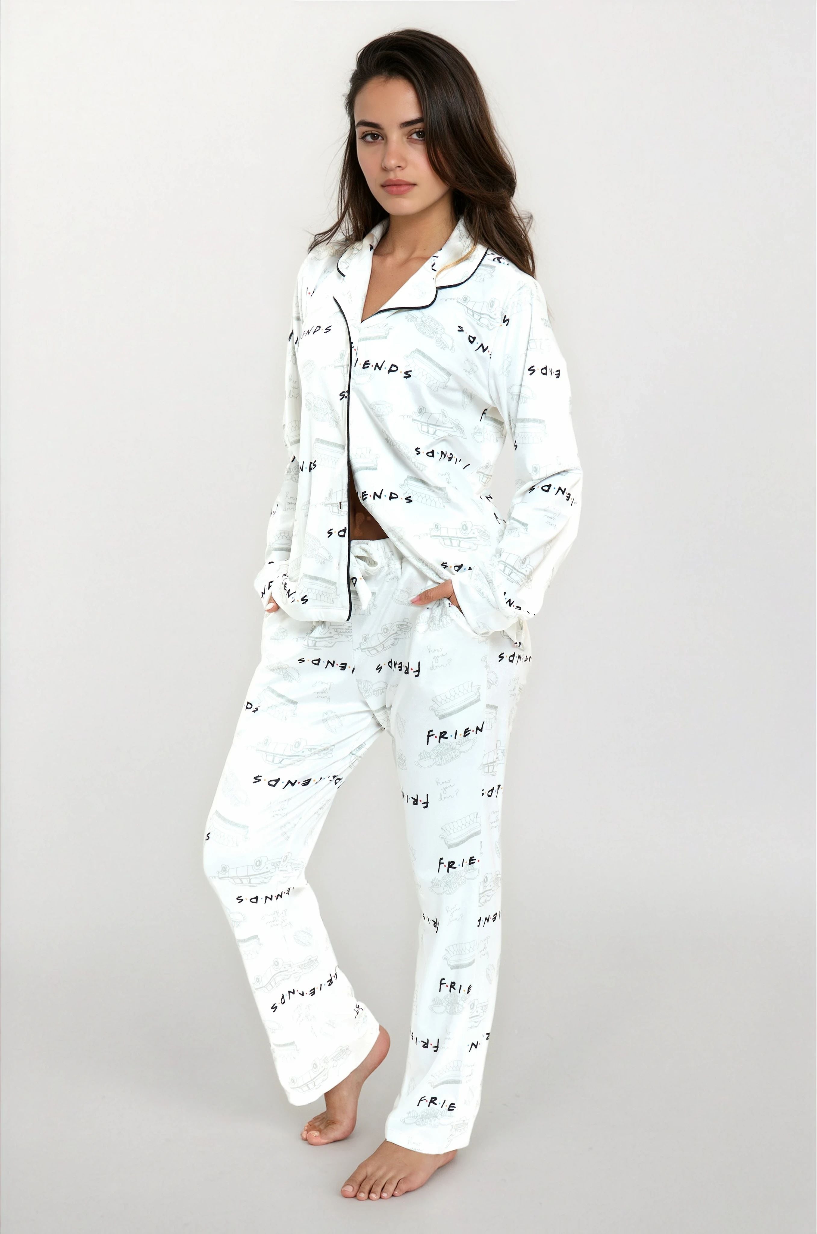 פיג'מה נשים סופטי כפתורים FRIENDS שמנת אופק חול ים