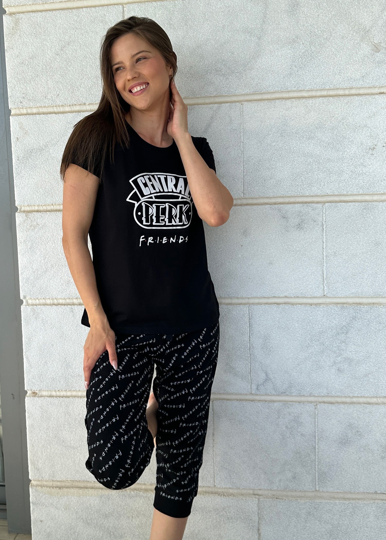 פיג'מת קיץ נשים כותנה שרוול קצר מכנס 3/4 חברים black - לויטקס Levitex