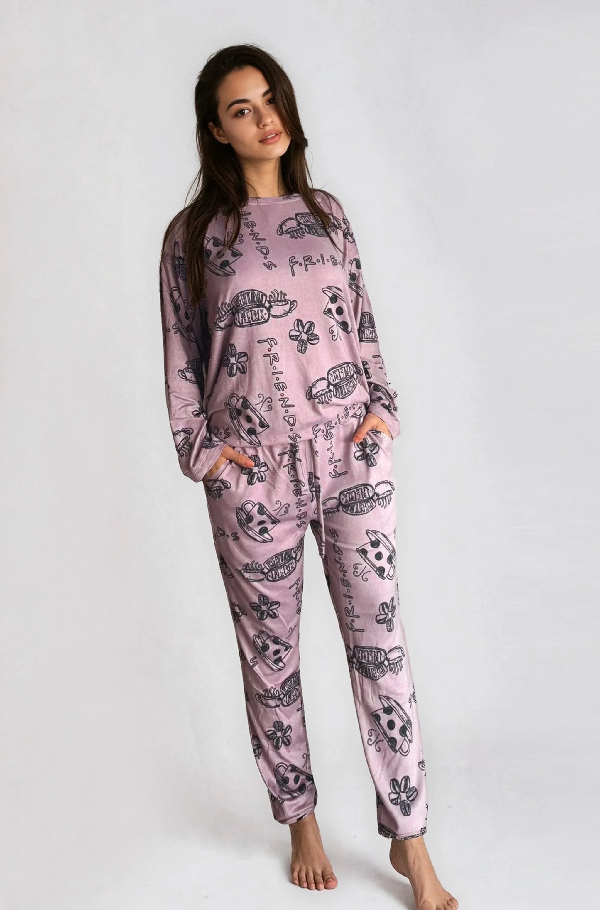 פיג'מה נשים ניקי האצ'י FRIENDS לילך אופק חול ים